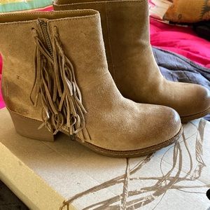 b.o.c ankle boots NWT